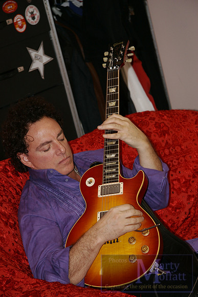 Day 050 - Neal Schon backstage 2007